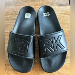 NWT UNISEX York Athletics Black Slides Men’s 9/ Women’s 11